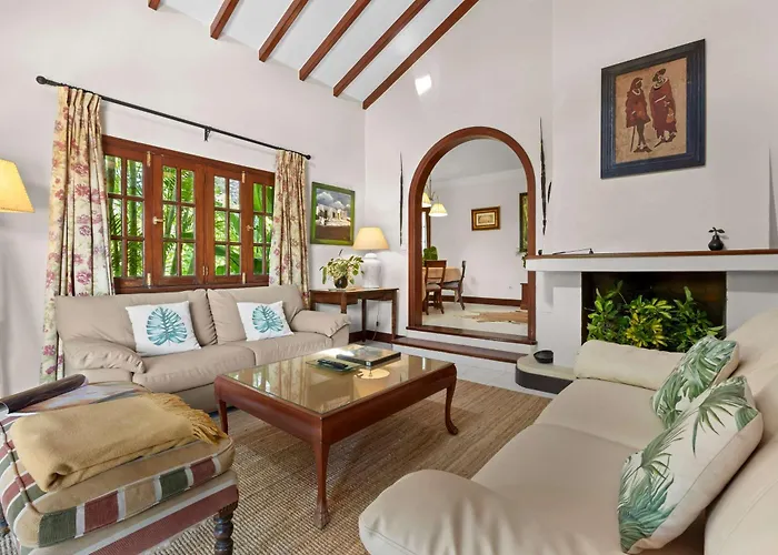 Hébergement de vacances Evergreen Saltwater Pool Villa By Bayside Costa Teguise