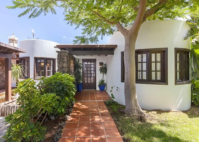 Evergreen Saltwater Pool Villa By Bayside