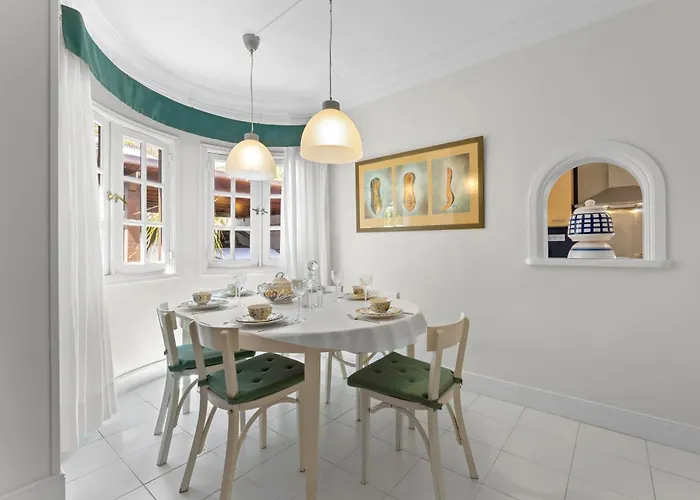 Evergreen Saltwater Pool Villa By Bayside 펜션 *