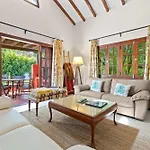 Evergreen Saltwater Pool Villa By Bayside בית נופש