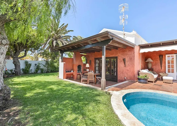 Evergreen Saltwater Pool Villa By Bayside *